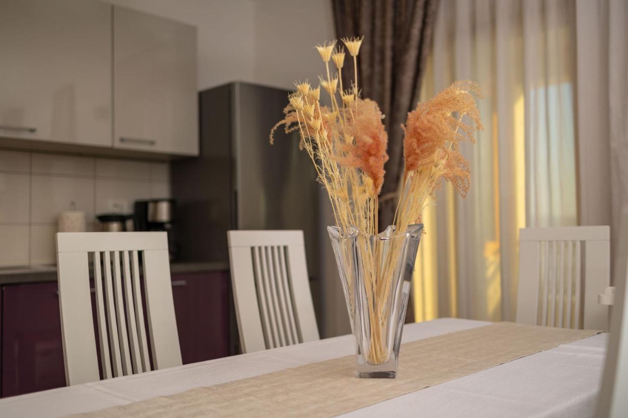 Apartments Lea Подстрана Екстер'єр фото
