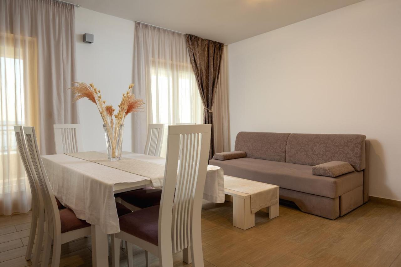 Apartments Lea Подстрана Екстер'єр фото