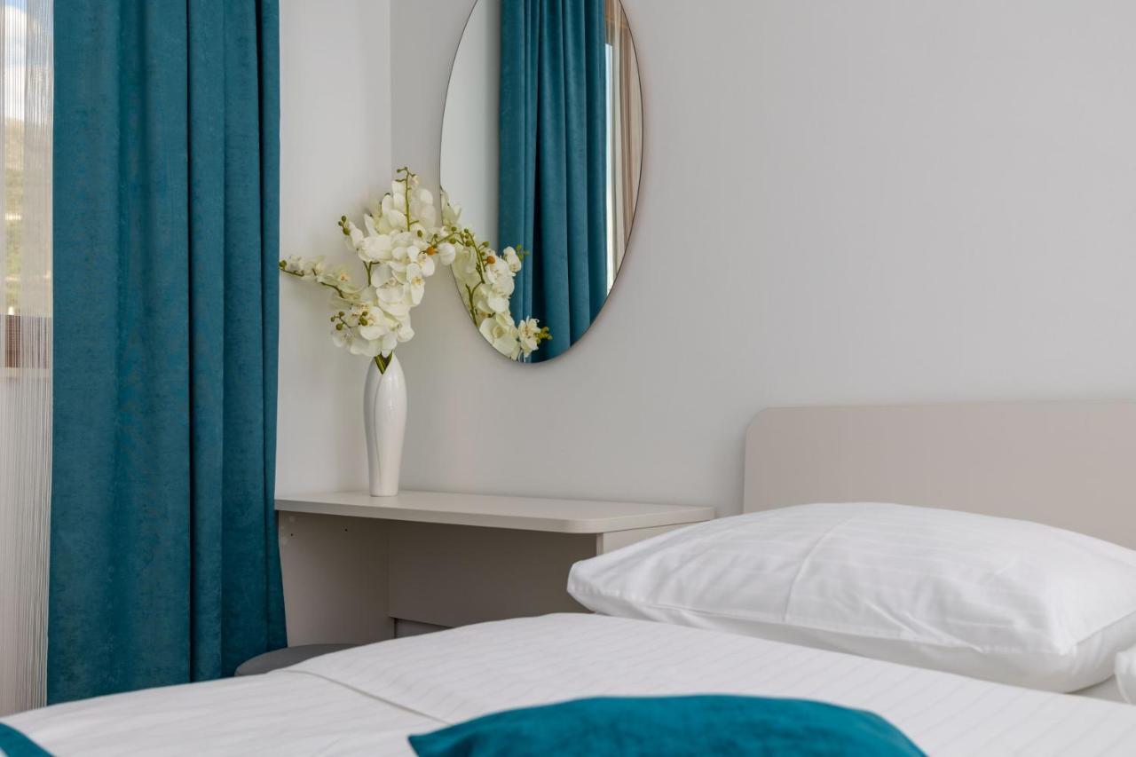 Apartments Lea Подстрана Екстер'єр фото