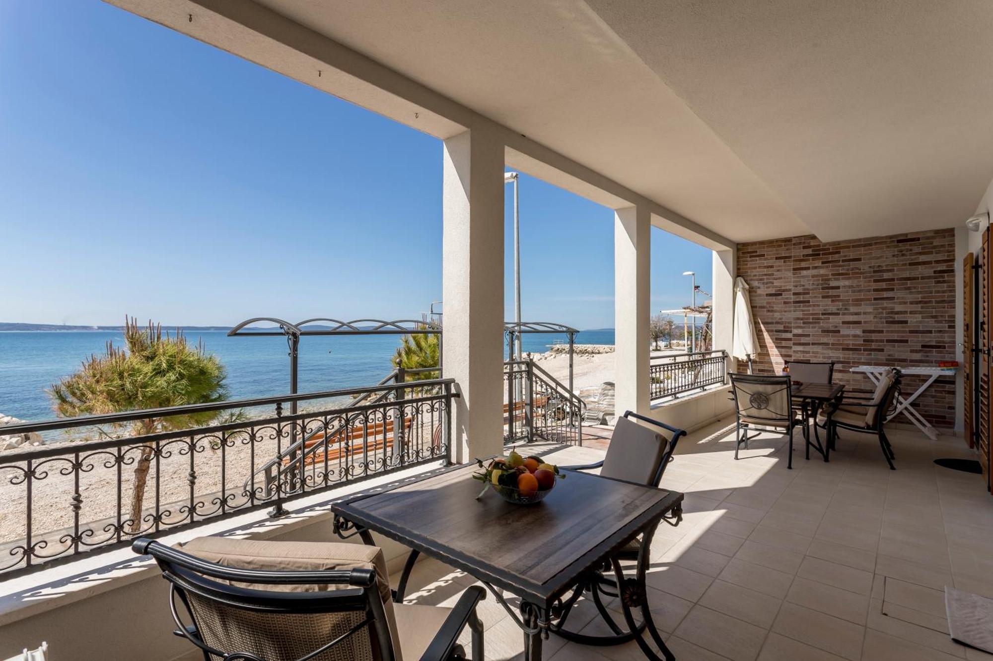 Apartments Lea Подстрана Екстер'єр фото