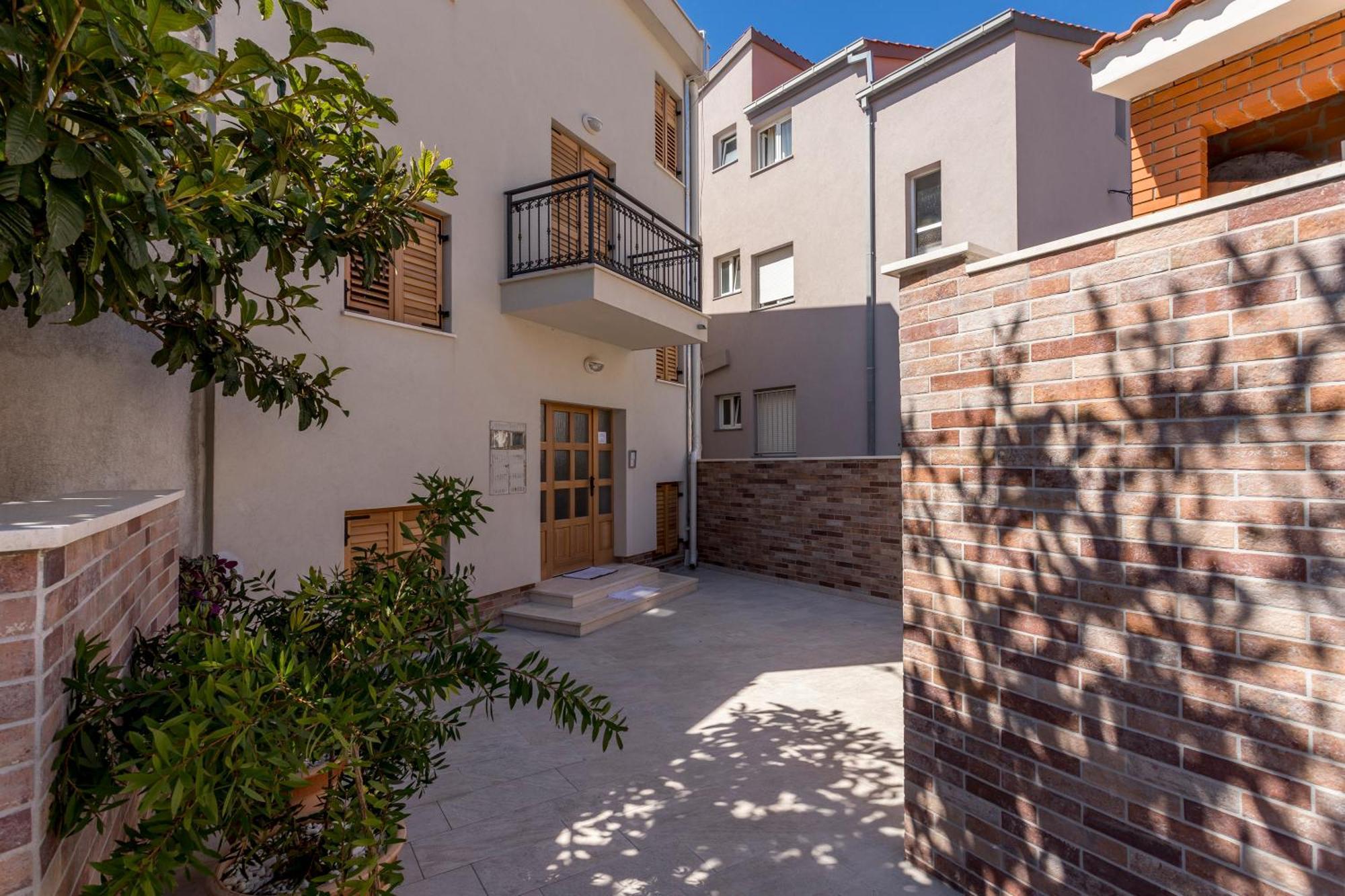 Apartments Lea Подстрана Екстер'єр фото